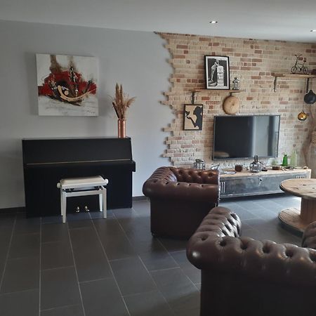 Maison De Village Avec Sa Charmante Petite Cour Interieure Fleury  Kültér fotó